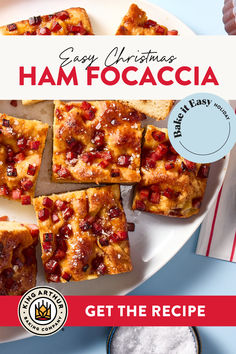 Inspired by Christmas ham, this focaccia is glazy, sticky, and lightly spiced, with the same craveable crispy bits. Cut the bread into bite-size pieces to serve at a holiday cocktail party or use it in place of rolls at dinner (just be sure to save a square or two for a great breakfast sandwich). This recipe starts with our Crisp & Airy Focaccia Mix for minimal prep, which means you can have Christmas focaccia no matter how long your to-do list. Christmas Focaccia, Christmas Eve Appetizers, Appetizer Dinner, Christmas Ham, Focaccia Recipe, Holiday Cocktail Party