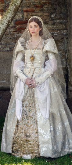 Royal Aesthetics, Christmas In France, Tudor Dress, The Spanish Princess, Mary Tudor, Spanish Princess, Catherine Of Aragon, Paris Couture