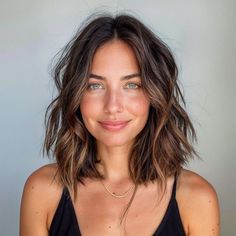 Wavy Above Shoulder Length Hair, Bronze Shoulder Length Hair, Chrissy Teigen Hair Lob, Long Bob Short Layers, Short Length Haircut Wavy Hair, Wavy Hair Above Shoulders, Above The Collar Bone Haircut, Womens Medium Shag Haircuts, Shoulders Length Hairstyle