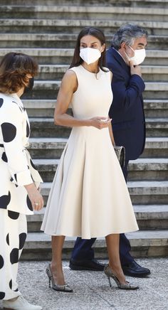 Fashion Design Patterns, Princess Sofia, Queen Letizia, Beauty Clothes, Design Patterns, Female Fashion, Queen Bees, Fashion Chic, Classy Dress