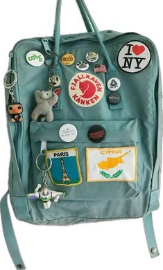 Kanken Mini, Backpack Decoration, What In My Bag, Cute Backpacks, Cute Bags, Mode Vintage