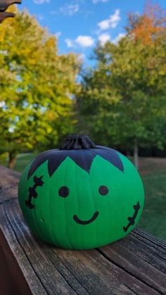 Pumpkin Painting Ideas Easy Boys, Painted Pumpkins Easy Cute, Aesthetic Pumpkin Painting Designs, Mini Punkin Painting Ideas, Pumpkin Painting Ideas Fall Cute Easy, Skeleton Pumpkin Painting Ideas, Painting Pumpkins Frankenstein, Paint Marker Pumpkins, Pumpkin Panting Ideas Scary