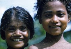 Portrait, Kovalam family members who beat coconuts to remove pulp and retain coir fibre (5), Grove lagoon, 1966.