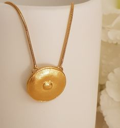 18K gold plated Circle pendant necklace This simple design is perfect for every day, layered or worn alone. Lovely as a bridesmaids gift or as wedding jewelry! Each necklace will arrive in a black gift box. Spring clasp closure on 2 mm chain Pendant Diameter: 20 mm The gold plating is a high quality 3 microns 18k gold thick Weight: 5.2 Gram Model is shown with 18 -inch chain Select chain length at checkout SKU TP0114 This Necklace has Matching earrings: https://www.etsy.com/listing/668383363/ Cu Thick Gold Ring, Wide Wedding Rings, Minimalist Necklace Gold, Gold Circle Necklace, Pendant Necklace Silver, Necklaces Gold, Ethnic Necklaces, Circle Pendant Necklace, Gold Circle