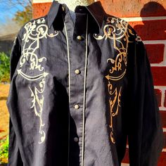 Rodeo Ready Long Sleeved Western Shirt. Snap Buttons And Embroidery With Smile Pockets Will Make You Stand Out. New With Tags. No Issues. Rodeo Dress, Western Style Shirt, Red Shirt Dress, Rodeo Shirts, Cowboy Outfits, Men Cream, Short Sleeve Dress Shirt, Long Sleeved Shirt, Checkered Shirt