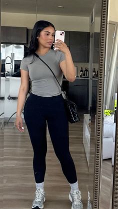 Adrette Outfits, Modele Fitness, Gymwear Outfits, Gym Crush, Errands Outfit, Look Legging, Cute Workout Outfits, Fitness Wear Outfits, Cute Gym Outfits