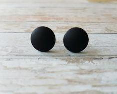 "These round studs are great for everyday wear. Simple and minimalist earrings for him or for her are available in different sizes. They are displayed on beautiful earrings card with saying: \"Keep it simple\". ＡＶＡＩＬＡＢＬＥ ＩＮ ４５ ＣＯＬＯＲＳ Follow this link: ⇨ https://www.etsy.com/listing/709926926 ➤LISTING INCLUDES: ➣ One PAIR of stud earrings ➣ Color: matte black ➣ Diameter: 5 mm, 7 mm, 9 mm, 11 mm or 13 mm (choose from drop down menu) ➤MATERIAL: ☑ polymer clay ☑ Surgical steel or titanium posts (cho Minimalist Black Earrings For Everyday, Black Minimalist Everyday Earrings, Black Matte Finish Jewelry Gift, Black Hypoallergenic Adjustable Earrings, Minimalist Black Matte Finish Jewelry, Black Stud Jewelry For Gift, Black Hypoallergenic Round Earrings, Earrings Card, Stud Earrings Black