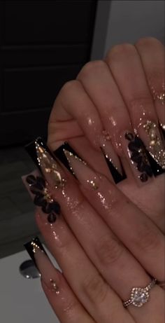 Black And Gold Acrylic Nail Designs, Black And Gold Birthday Nails, Black And Gold French Tip Nails, Black And Gold Quince, Black And Gold Nails Acrylic, Black And Gold Acrylics