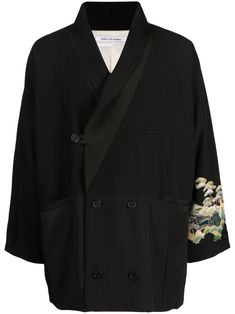 black floral embroidery shawl lapels front button fastening two front welt pockets long sleeves straight hem Embroidery Shawl, Cotton Dressing Gown, Kimono Dressing Gown, Embroidered Kimono, Versace Outfit, Kimono Jacket, Jacket Pattern, Sweaters Knitwear, Welt Pockets