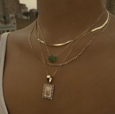 Inexpensive Jewelry, Stacked Necklaces, Dope Jewelry, Classy Jewelry, Jewelry Essentials, Jewelry Lookbook, Stacked Jewelry, Girl Stuff, Jewelry Inspo