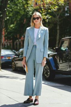 Office Outfit Ideas, Spring Fashion Dresses, 2019 Style, Color Aesthetic, Street Style Fall Outfits, Nyfw Street Style, Dresses Style, Office Outfit, Autumn Street Style