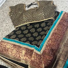 Beautiful Black Sari With Excellent Border And Designer Black Padded Blouse In Excellent Condition With Skirt Fitted Black Blouse With Dupatta, Black Blouse With Zari Work In Traditional Drape, Elegant Black Choli With Pallu, Elegant Black Blouse With Pallu, Black Sari, Padded Blouse, Indian Saree, Indian Sarees, Womens Sizes