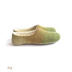 Handmade wool felted slippers  earth spring by RitaJFelt on Etsy, $60.00 Handmade Slippers, Felt Shoes, Felted Slippers, Natural Latex, House Shoes, Natural Products, Mens Slippers, Spring Colors, Lithuania