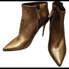 Item Description Authentic Brand New / Never Worn * Display Item Metallic Gold Leather Alexander Mcqueen Boots. Made In Italy. Us 9-9.5 / Euro 40 Please Know Your European Size! Be Glamorous And Shine Bright With These Alexander Mcqueen Metal Short Boots. Leather Upper. Inside Zip End. Gold Metallic Rub. Leather Coating. Note: Item For Sale. No Exchanging. Thanks Mcqueen Boots, Metallic Gold Shoes, Alexander Mcqueen Boots, Gold Boots, Shiny Shoes, Metallic Boots, Mcqueen Shoes, Alexander Mcqueen Shoes, Gold Shoes