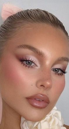 Rosa Make-up, Festival Make Up, Mekap Mata, Light Makeup Looks, Makeup Tip, Prom Makeup Looks, Soft Glam Makeup, Smink Inspiration