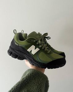 Newbalance Shoes, Funky Shoes, Green Sneakers, Hype Shoes, Girly Shoes, Shoe Inspo, Aesthetic Shoes, The Basement