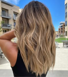 The way her hair pops off of the sky 🤩 #balayage #bestofbalayage #beautylaunchpad #balayagehair #balayagehairblonde Natural Blonde Balayage On Light Brown Hair, Partial Highlights Short Hair, Buttery Caramel Hair, Lived In Blonde Balayage On Brown Hair, Warm Tone Blonde Balayage, Honey Blonde Balayage On Dark Hair, Natural Beach Hair, Highlights Vs Balayage, Dark Blonde Lowlights