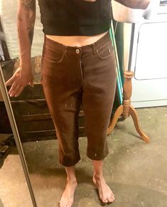 "Fantastic pair of vintage 90's brown cropped Guess jeans. Super soft with a spandex stretch. High waisted fit. Excellent vintage condition! Made in the USA by Guess. Size 30\" waist. Measurements laying flat: fabric does have stretch. Waist: 15\" Hips: 18\" Length: 31\" Inseam: 22\" Rise: 10\"" Vintage Cropped Leg Bottoms For Fall, Retro Mid-rise Brown Bottoms, Retro Fitted Brown Jeans, Fitted Brown Retro Jeans, Retro Brown Mid-rise Bottoms, Fitted Brown Jeans, Vintage Mid-rise Brown Jeans, Vintage Brown Mid-rise Jeans, Vintage Brown Mid-rise Pants