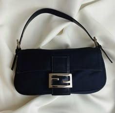 Fendi Vintage, Dr Shoes, Bag Obsession, Girly Bags, Denim Chic, Cute Purses