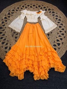 Hispanic Clothing, Mexican Traditional Clothing, Mexican Style Dresses, Mirabel Madrigal, Mexican Fashion, Latina Fashion Outfits, Mexican Outfit, Latina Fashion, Mexican Dresses