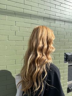 Blonde hair wavy Blonde Wavy Hair, Dirty Blonde Hair, Blonde Hair Inspiration, Face Hair, Good Hair Day, Cut My Hair, Hair Skin