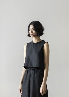 Modern Japanese Clothing, Japanese Minimalist Fashion, Minimal Life, Japanese Clothing, Baja California Sur, Modern Japanese, Short Styles, Sewing Tips, Hair Dos