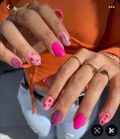 Super Short Oval Nails, Modern Ranch House Exterior, Small Ranch House, Modern Ranch House, Nails Styles, Vday Nails, Ranch House Designs, Ranch House Exterior, Red Valentine