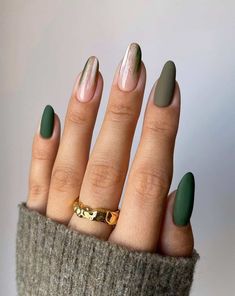 19+ Olive Green Nails You'll Absolutely Love! Neutral Trendy Nails 2024, November Nail Designs, Olive Nails, Dark Green Nails, September Nails, November Nails, Green Nail Designs, Smink Inspiration, Green Nail