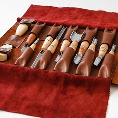 wood carving tools starter set Wood Turning Chisels, Woodwork Bench, Wood Carving Set, Carving Knife Set, Woodworking Chisels, Woodworking Tools For Beginners, Wood Carving Tools Knives, Chip Carving, Leather Craft Tools