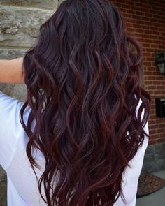 Wine hair color after dye job Josh Boynton 80 Hair, Pelo Color Vino, Wine Hair Color, Trendy We Fryzurach, Wine Hair, Ombre Hair Blonde, Dark Red Hair