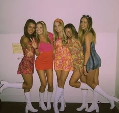 Halloween Costume Teenage Girl, Halloween Costume Couple, Costumes Faciles, Best Friend Costumes, Easy College Halloween Costumes, Friend Costumes, Best Friend Halloween Costumes