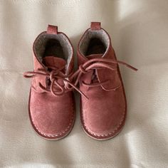 Nwot. Size 21 Which Is Like A 5. Beautiful Burnt Red Color Suede With Sherpa Lining. Casual Pink Booties For Fall, Casual Pink Fall Booties, Casual Pink Suede Boots, Casual Boots With Soft Sole For Fall, Casual Fall Boots With Soft Sole, Red Booties With Soft Sole And Round Toe, Zara Winter, Girls Winter Boots, Velvet Sneakers