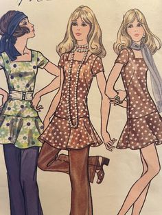 Semi- ausgestattet Minikleid mit niedriger Taille und ausgestelltem Rock hat vorne quadratischen Ausschnitt und kurzen Ärmeln. 70s Clothing Patterns, 70s Patterns Sewing, 1970s Clothing Patterns, Short 70s Dress, 1969 Fashion Women, 60s Womens Fashion, Skirts Reference, 1970s Fitted Mini Dress For Summer, 70’s Flare Sleeve Dress