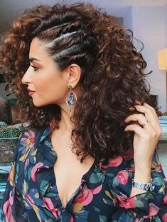 Peinados Pelo Rizado -Diferentes Estilos, Pelo Corto y Largo Medium Curly Hair Styles, Hair Vitamins, Penteado Cabelo Curto, Short Curly Hair, Long Curly Hair, Curly Girl, Long Curly, Natural Curls, Curly Hair Styles Naturally