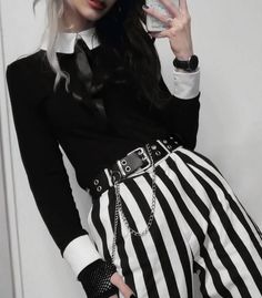 Business Emo Outfits, Grunge Business Casual Edgy, Gothic Smart Casual, Goth Outfits Work, Alt Chic Outfit, Goth Bussines Outfit, Corporate Punk Outfits, Business Alternative Fashion, Vampire Aesthetic Masc