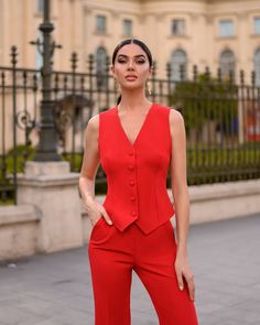 Fabric: High quality suiting fabric Cotton 65%, Polyester 35% Single breasted (2 buttons) Notched lapels Flap pockets Wide-leg pants Colors: Black, White, Red, Beige Suit For Ladies, Outfits Juveniles, Ladies Waistcoat, Red Vest, Suiting Fabric, Red Fits, Red Suit, 3 Piece Suits