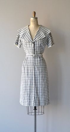 Vintage 1950s cotton linen gray and white checked dress with large, round, notched collar, short sleeves with white linen peeking trim, fitted waist, Fitted Gingham Retro Vintage Dress, 1950 Gingham Dress, Retro Gingham Plaid Cotton Dress, 1950s Gingham Cotton Dresses, Vintage Cotton Gingham Plaid Dress, 1950 Dress, 1950s Vintage Fashion, Thrift Store Outfits, 1940s Outfits