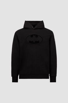 Crafted from cotton fleece, this soft sweatshirt comes in a relaxed, hooded silhouette. Instantly recognizable, the hoodie is embellished with a Batman logo, crafted from embroidered velvet. Winter Hoodie With Logo Detail, Logo Detail Hoodie Sweatshirt For Fall, Hooded Sweatshirt With Logo For Fall, Hooded Sweatshirt With Logo Detail For Fall, Winter Fleece Hoodie With Logo Detail, Fall Hoodie Sweatshirt With Logo Detail, Fall Hoodie Sweatshirt With Logo, Fall Fleece Hoodie With Logo Detail, Fleece Hoodie With Logo For Streetwear