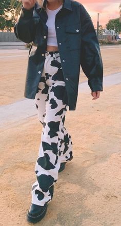 Cow Print Trousers Outfit, Cow Print Outfit Aesthetic, Styling Cow Print Pants, Home Made Cow Print Jeans, Cow Print Flare Pants, Aesthetic Outfits, Fashion Sense, Cow, Summer Fashion