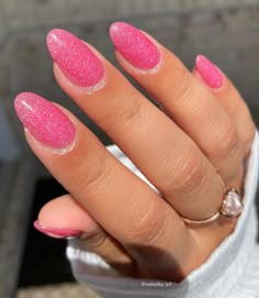 Nails Trending Now 2023 Summer, Pink Hoco Nails Almond, Pink Soarkly Nails, Sparkle Hot Pink Nails, Natural Pink Sparkle Nails, Barbie Nails Gel, Acrylic Nails Light Colors, Summer Acrylic Almond Nails, Sparkly Nail Colors