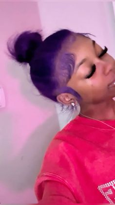 Hairstyles For Purple Hair, Cute Simple Hair Dye Ideas, Only Roots Dyed Hair, Two Color Dyed Hair, Colors To Dye Your Hair Dark Skin, Darkskin Dyed Hair Colors, Hair Dye Ideas Full Head, Colored Hair Ideas For Black Women