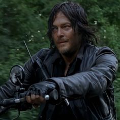 the walking dead season 3 episode 5 recaping with norman's leather jacket