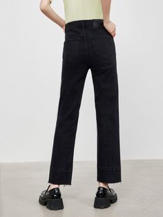 MO&Co. Women's Straight Frayed Cotton Jeans Features : - High waist- Slip pocket design- White edge of trousersCode : MBB3JENT20Length of size M is 89cmBlack : Model is 176cm tall and wearing a size M MATERIALS & CARE : Material : 99.1% Cotton 0.9% SpandexMachine wash under 30℃ Do not bleach, hang to dry Do not tumble dry, iron at low temperature Do not dry clean, do not expose to the sun The reverse side is washed in a mesh bag, do not soak Tips : 1. The leather tag part should not be ironed or Leather Tag, Cotton Jeans, Mesh Bag, Pocket Design, Workout Pants, Flare Jeans, Black Jeans, High Waist, Pants For Women