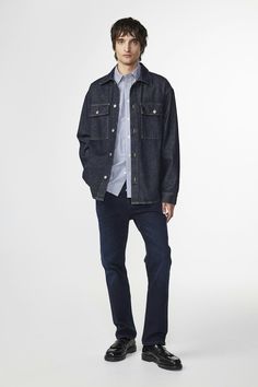 Dark blue sulfur-dyed jeans in a regular fit with straight legs, crafted from 12.50 oz midweight denim made of cotton with a touch of stretch. Slim Fit Jeans With Welt Pockets, Indigo Straight Leg Jeans With Pockets, Casual Indigo Straight Jeans, Modern Rigid Denim Jeans With Straight Hem, Modern Recycled Denim Straight Leg Jeans, Casual Slim Fit Jeans With Welt Pockets, Modern Straight Leg Recycled Denim Jeans, Relaxed Fit Straight Jeans In Dark Wash, Dark Wash Straight Jeans With Pockets