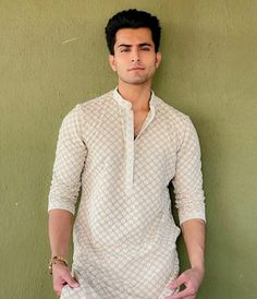 Khadi Kurta Designs For Men, Kurta Pajama Men Eid Designer, Anirudh Sharma, Traditional Indian Mens Clothing, Suits For Guys, Short Kurta For Men, Green Suit Men, Mens Traditional Wear