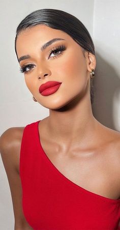 Dramatic Red Lip Makeup Look, Red Dress Outfit Makeup, Spanish Makeup Look Red Lips, Red Look Makeup, Makeup Look With Red Dress, Makeup Ideas With Red Dress, Red Lip Makeup Look Glam, Makeup With Red Outfit, Makeup For Red Dress Wedding