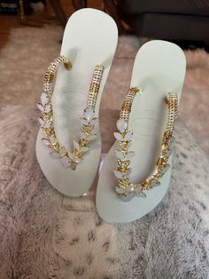 Handmade Bridal flip flops, Jeweled Flip Flops, White sandals for woman, Wedding sandals, Beach wedding sandals, Beach sandals Gold Toe Post Flip Flops For Vacation, Elegant White Beaded Sandals, Elegant Beaded Beach Sandals, White Beaded Sandals For Wedding, Elegant Beaded Sandals For Beach, White Beaded Wedding Sandals, Spring Wedding Beaded Sandals, Gold Flip Flops For The Beach, Elegant Flip Flops For Summer Beach