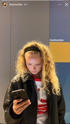 Hair inspo Sofie Vollan Outfits, Curly Wurly, Hairdos For Curly Hair, Girl Next Door, Perm, Hairstyles Haircuts, Aesthetic Hair, Dyed Hair