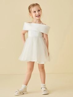 Off-the-shoulder Mini Flower Girl Dress with Bow – BABARONI Prom Men, Sleeveless Chiffon Dress, Maternity Bridesmaid Dresses, Elegant Bridesmaid Dresses, Black Prom, Short Prom, Flower Girl Dress, Tier Skirt, Knee Length Dresses