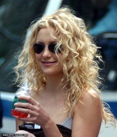 Champagne Blond, Long Layered Curly Hair, Blonde Afro, Layered Curly Hair, Medium Curly Hair Styles, Strawberry Blonde